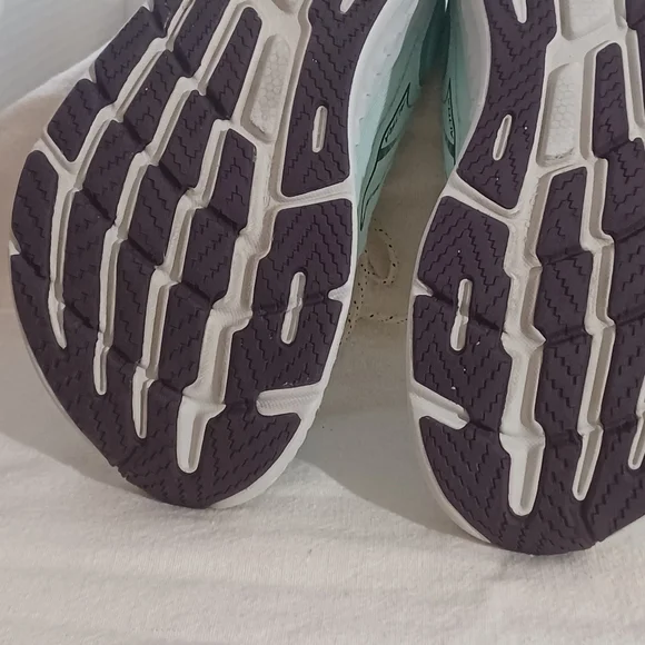 Altra Women's Mint Green Ultra Light Athletic Running Shoes Sz 7.5 - Picture 9 of 11